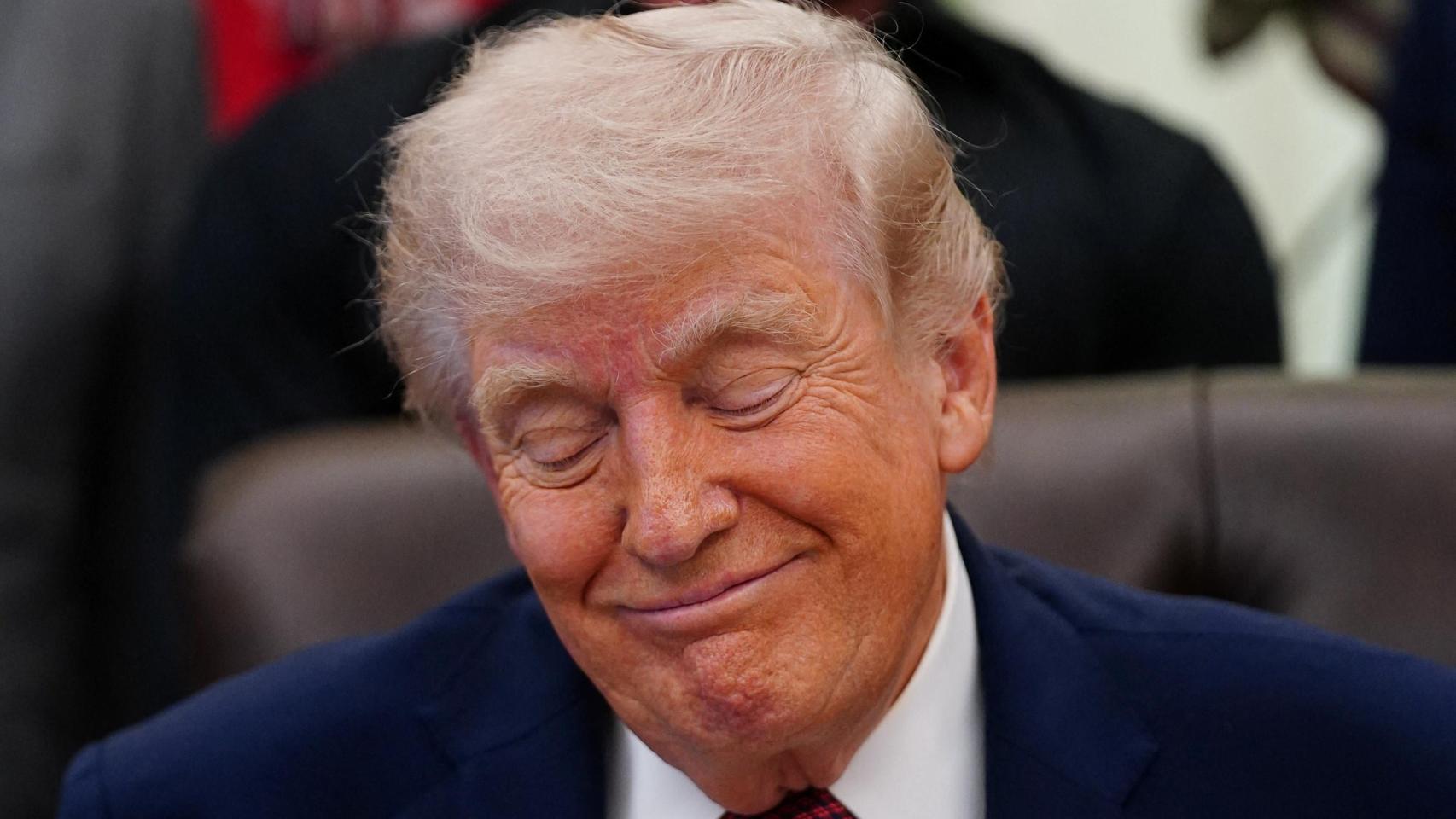 El presidente estadounidense, Donald Trump, en el Despacho Oval de la Casa Blanca el 18 de abril de 2026.