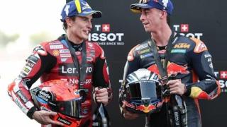 Marc Márquez y Pedro Acosta tras el GP de Tailandia.