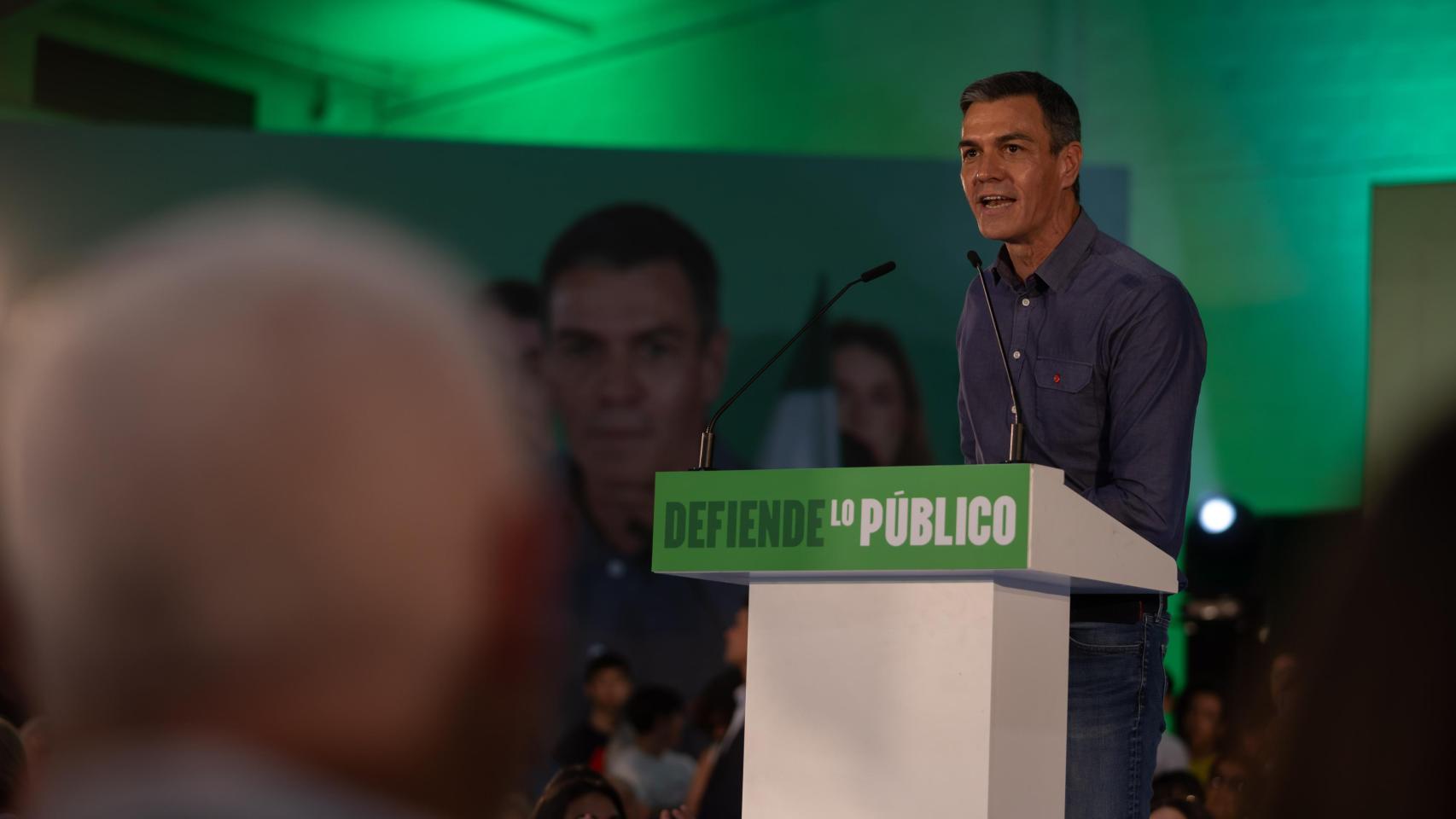 El presidente del Gobierno, Pedro Sánchez, durante un acto de precampaña del PSOE-A este domingo.