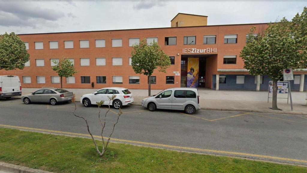 Instituto Zizur BHI en el que trabajaba el profesor de Biología condenado a 180 años.