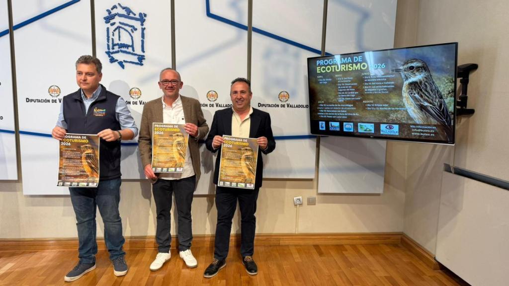 Juan Antonio Medina, Adolfo López y Alfonso Romo durante la presentación del programa de Ecoturismo 2026 en Mojados.
