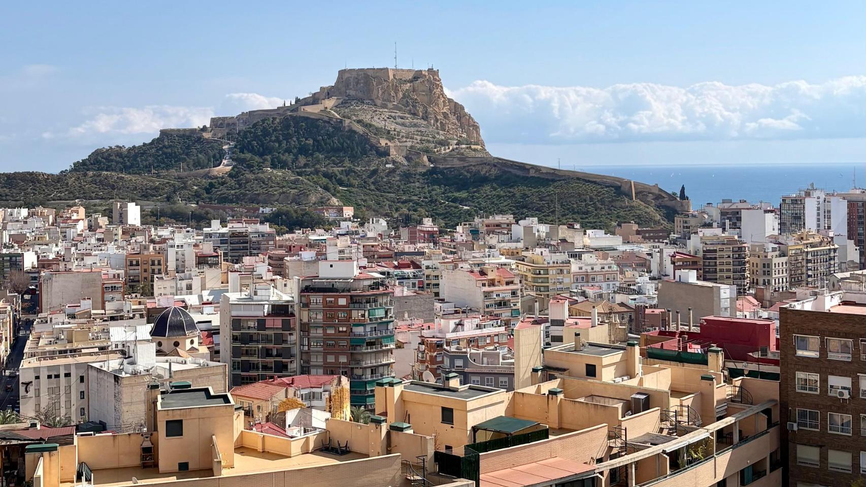 Vistas de la ciudad de Alicante desde San Fernando.