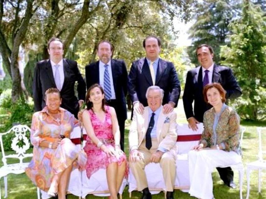 David con sus siete hijos.