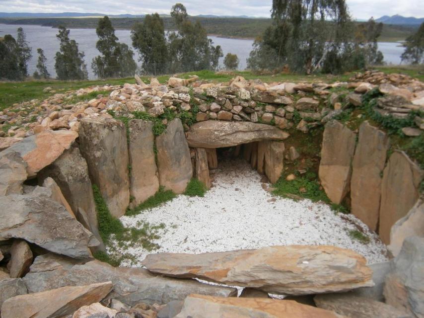 Dolmen de Valdecaballeros.