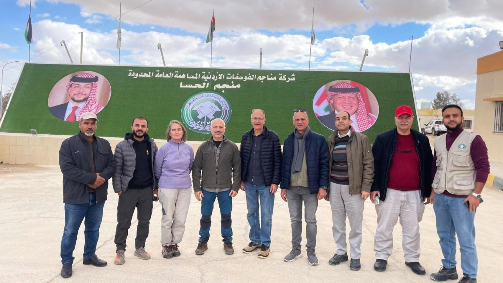 Miembros del grupo Q-GEO con la delegación de Jordania