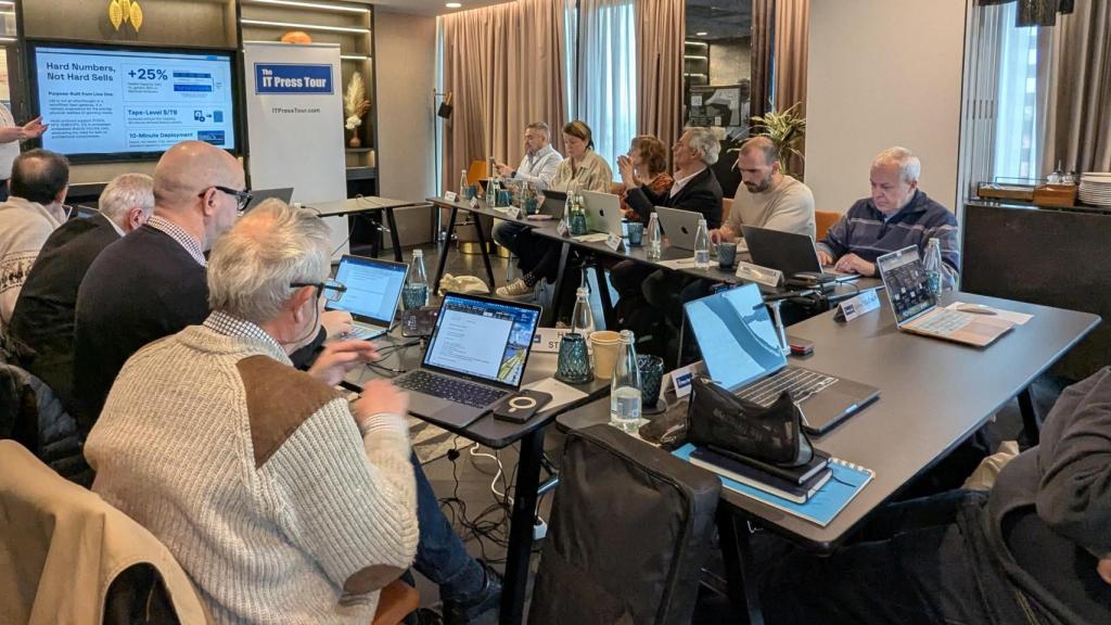 Grupo de periodistas en el evento en Sofía (Bulgaria).