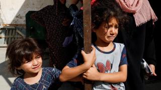 Niños palestinos reaccionan ante la intensificación de la crisis de salud mental que sufre la infancia en Gaza tras otra oleada de violencia, en la ciudad de Gaza, el 7 de agosto de 2022.