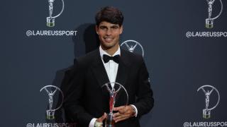 Carlos Alcaraz, con el premio Laureus al mejor deportista del año.