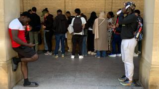Filas en la Delegación del Gobierno este lunes.