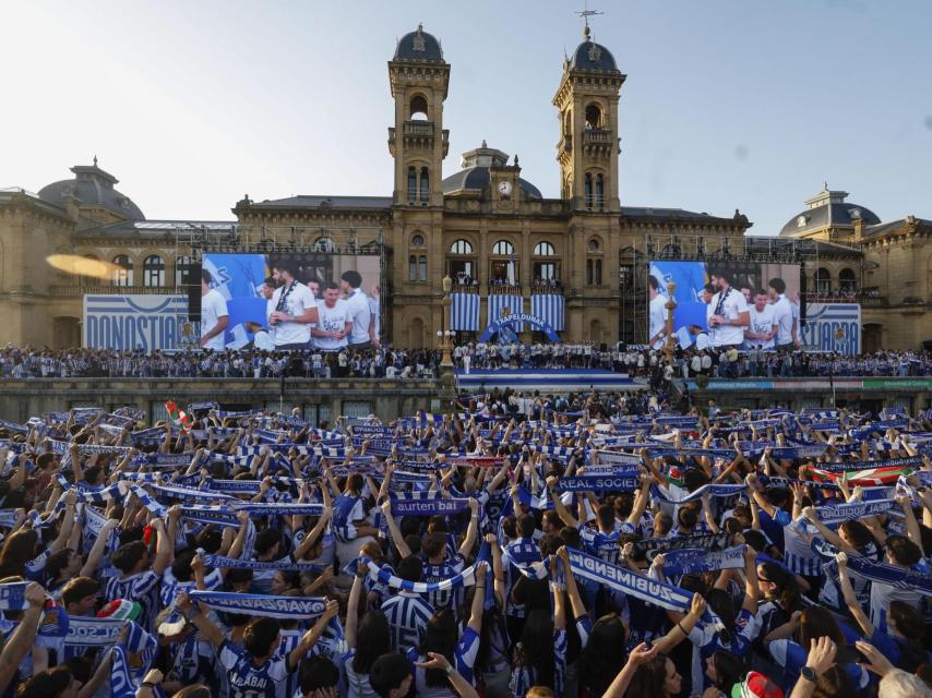 Miles de personas en la celebración de la Copa del Rey de la Real Sociedad.
