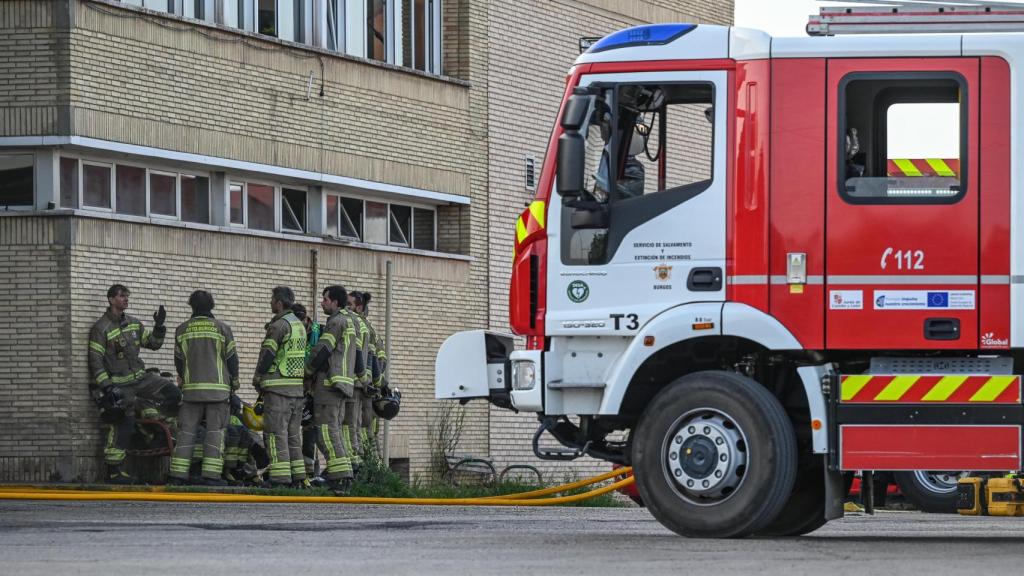 Un incendio en las cocheras municipales de Burgos