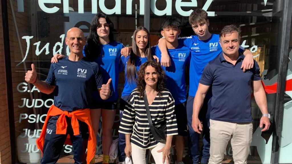 El equipo de judo ganador tras su paso por el campeonato de España.