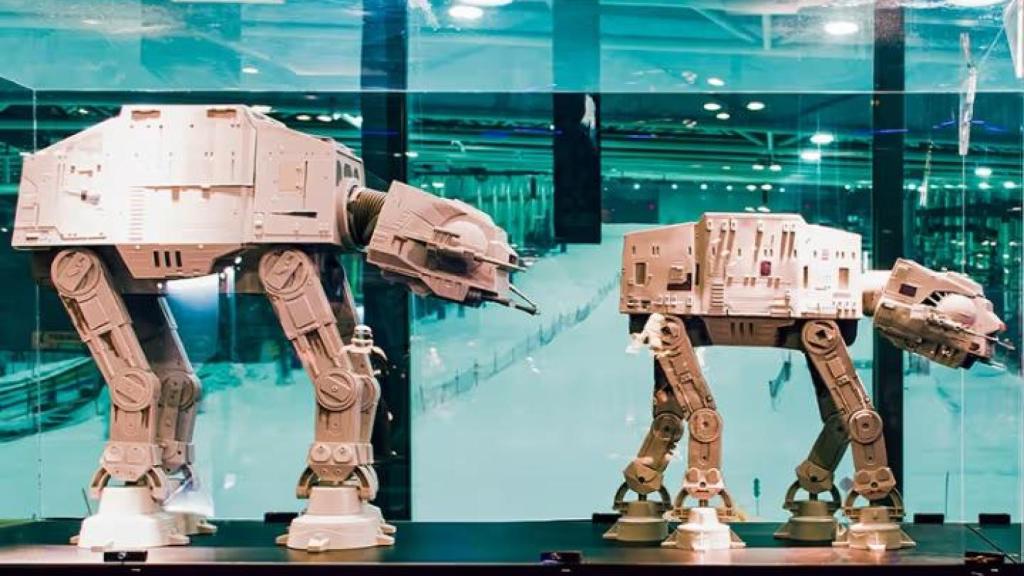 Piezas de la exposición El Imperio Fan Contraataca