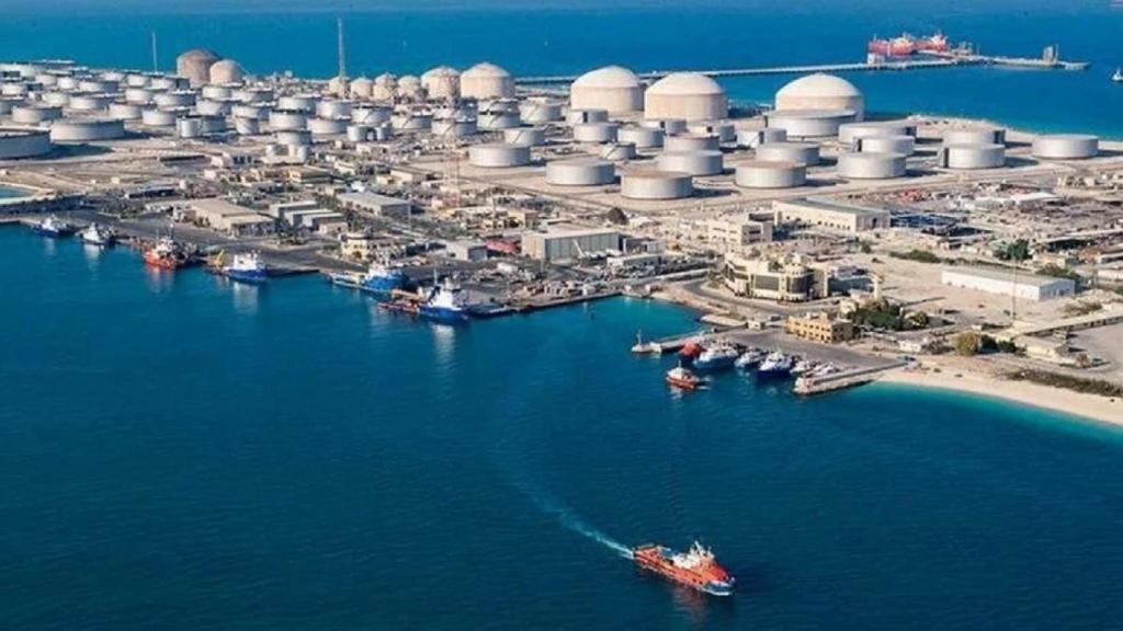 Arabia Saudí cambia su estrategia y aprieta con el petróleo para recuperar su peso en el mercado global
