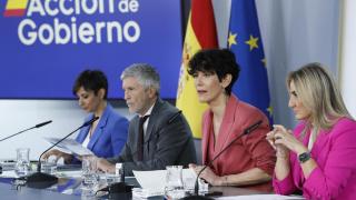 La ministra de Vivienda, Isabel Rodríguez; el ministro del Interior, Fernando Grande-Marlaska; la ministra portavoz, Elma Saiz, y la ministra de Educación, Milagros Tolón, este martes.