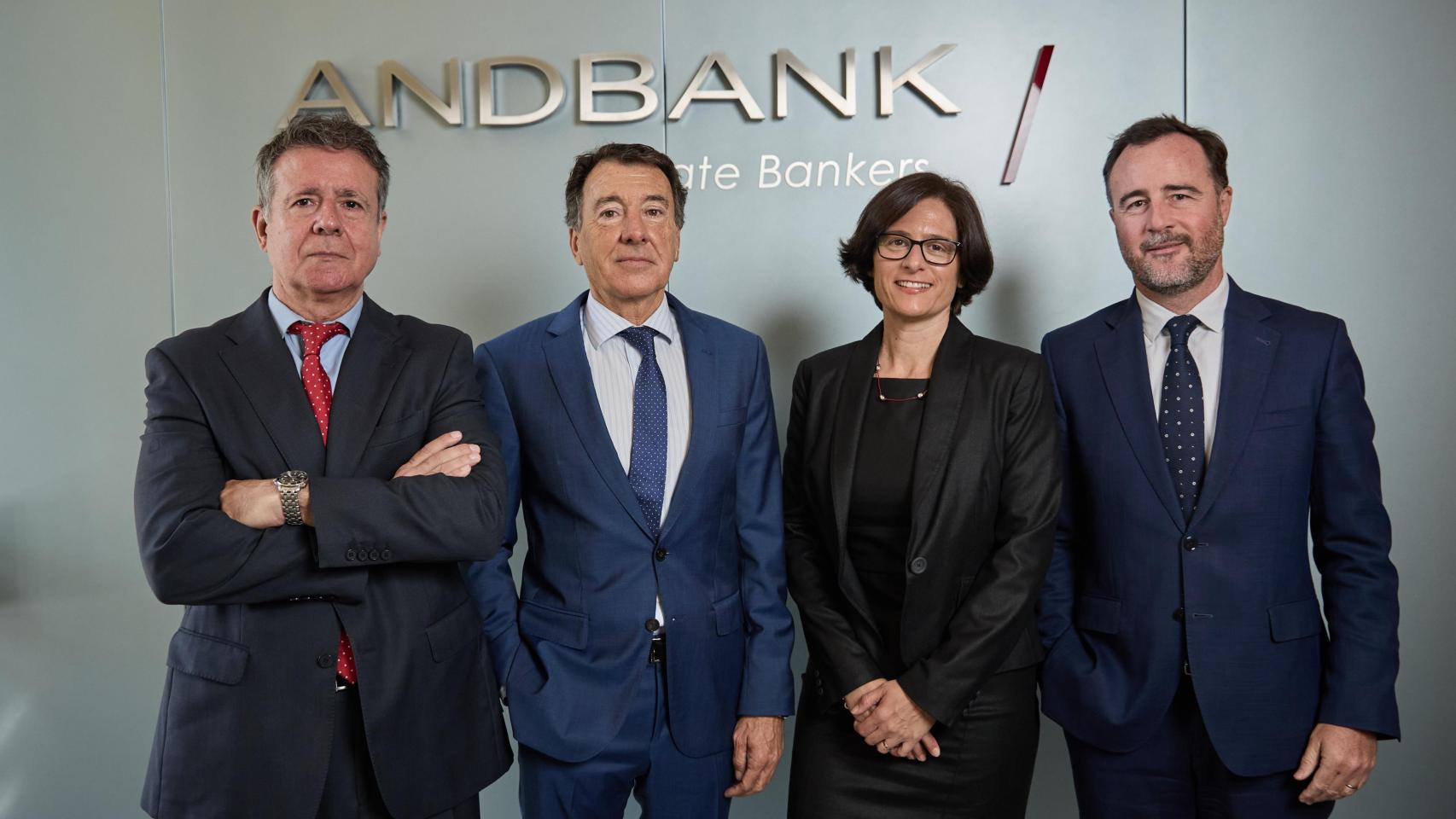 Roberto Murgui Josa, José Ángel Oliver Puértolas, Laia Farré Olivella y Josep Rocadembosch Simón.