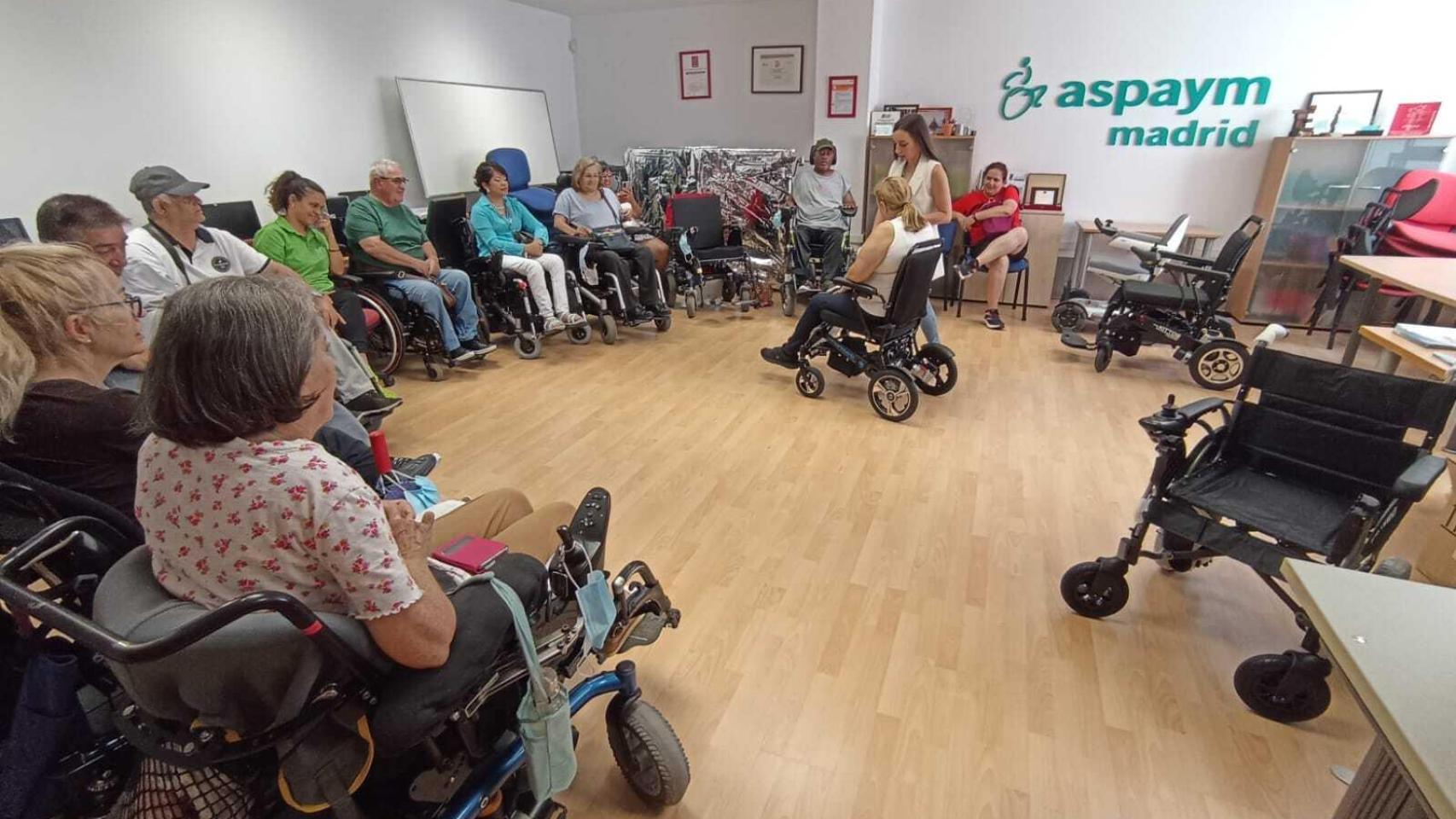 Con el apoyo de la Fundación Mutua Madrileña, ASPAYM Madrid ofrece un servicio integral a 50 personas que se enfrentan por primera vez a la lesión medular.
