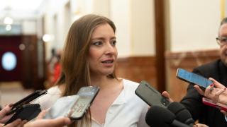 La portavoz del PP, Ester Muñoz, minutos después de registrar la enmienda del PP a la moción de Vox, este martes en el Congreso.