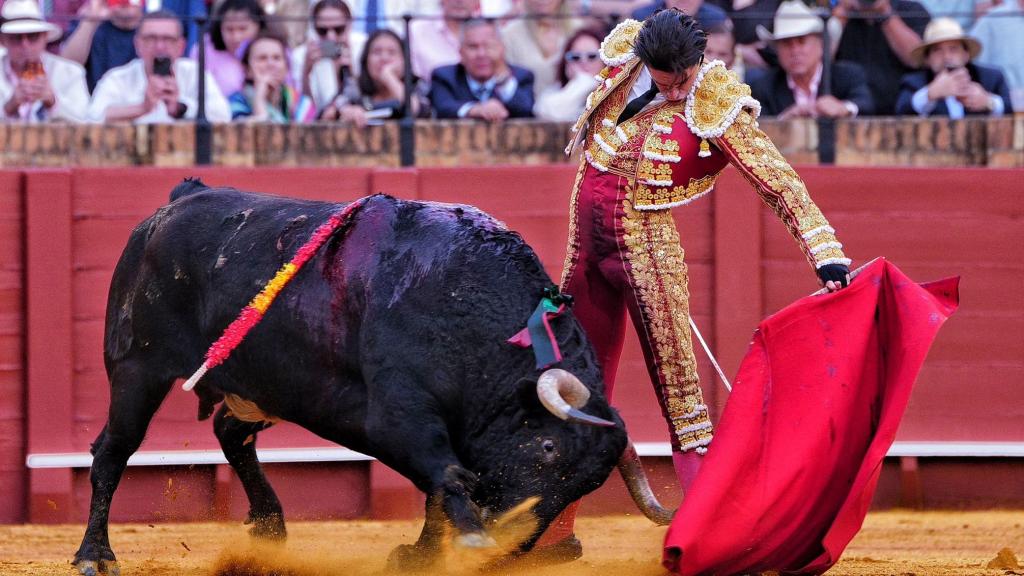 Alejandro Talavante torea al natural en la Maestranza de Sevilla.