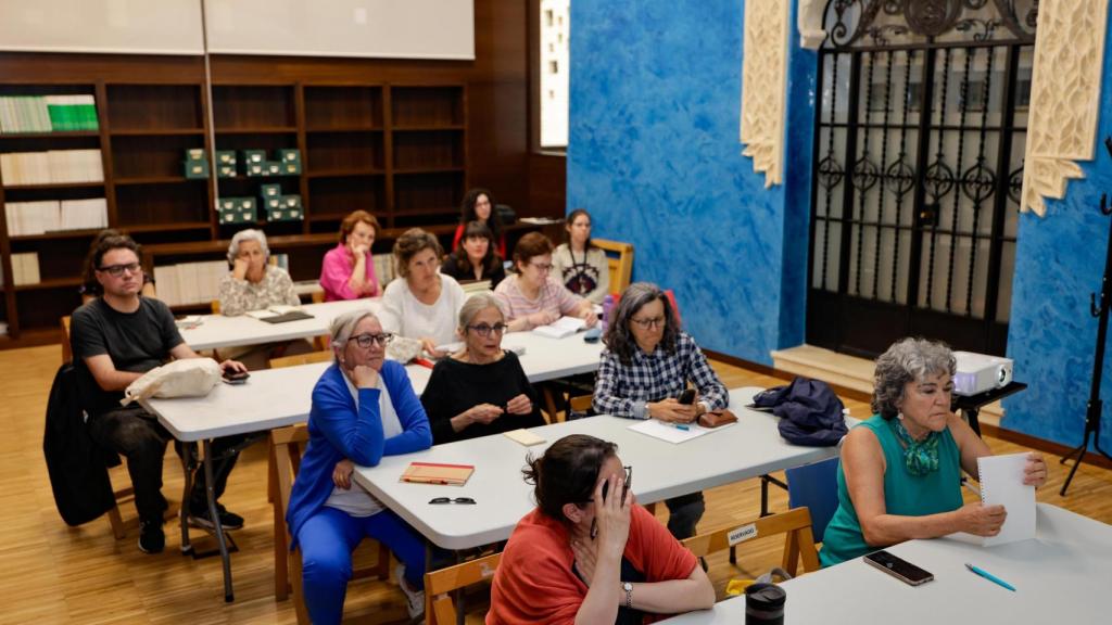 Asistentes al curso de tres días impartido en la biblioteca del centro.