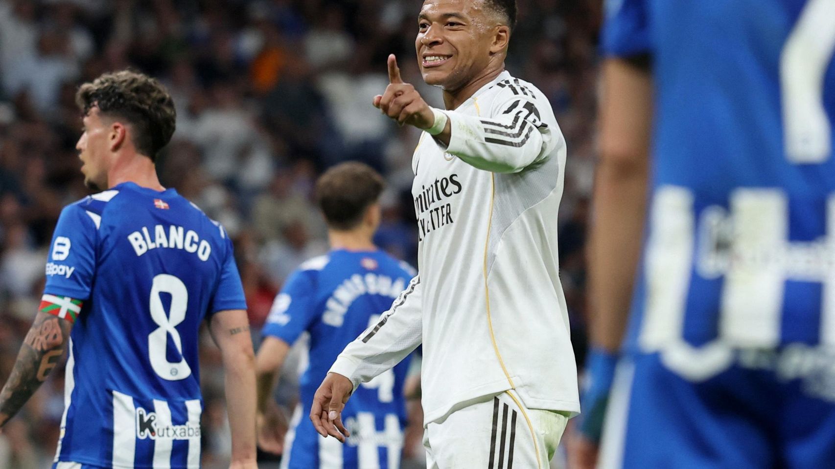 Vinicius y Mbappé capean el temporal en el Bernabéu y lideran la ...