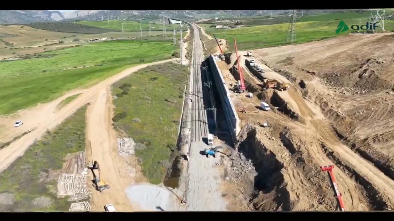 Vídeo de las obras de reparación del talud del AVE en Álora.