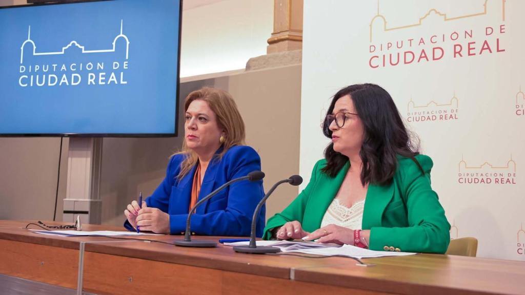 La portavoz del equipo de Gobierno provincial, Rocío Zarco, y la diputada Maribel Mansilla.