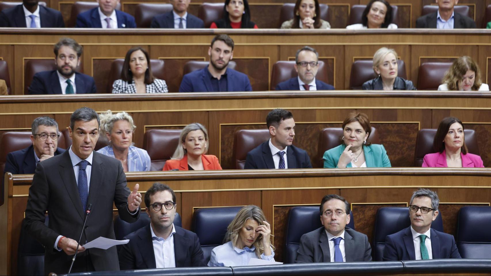 Última hora política, en directo | Sánchez y Feijóo se enfrentan en un nuevo cara a cara en el Congreso justo antes de las declaraciones de Ábalos, Koldo y Aldama