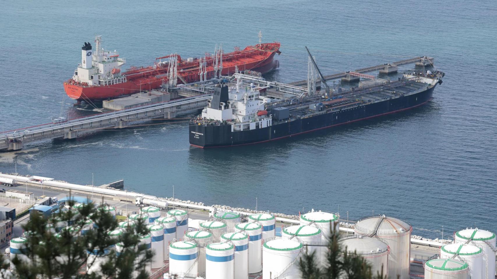 Barcos petroleros.
