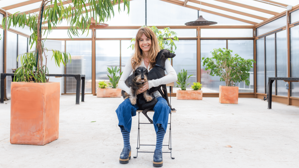 Almudena Martorell y sus perros Santa y Fujur