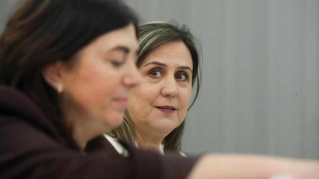 María Reigosa, tras Elena Candia, en la comparecencia de prensa.