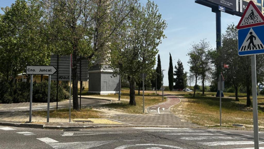 Rotonda hacia el camino Juncal, en San Sebastián de los Reyes