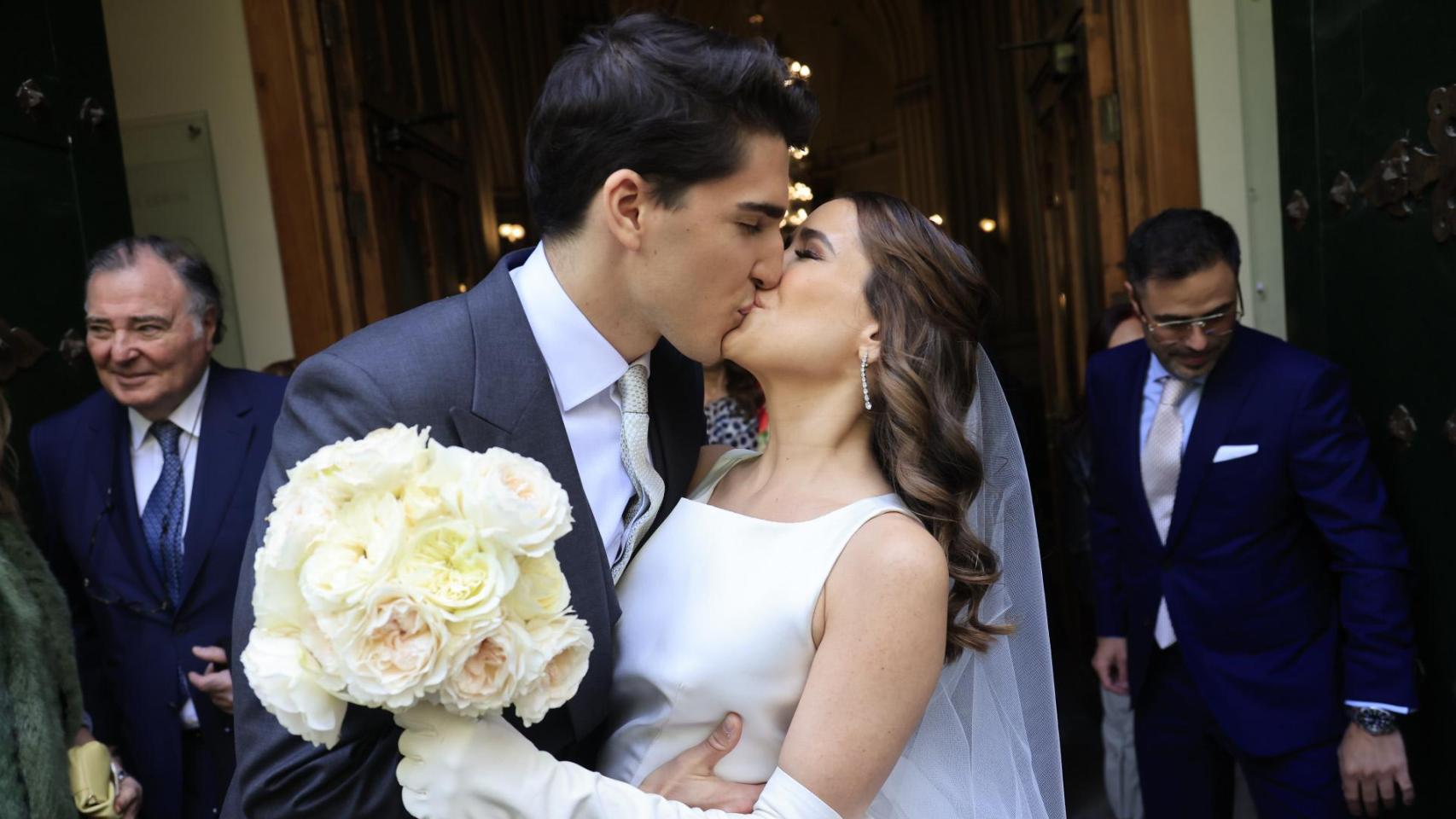 Javier García-Obregón y Eugenial Gil el día de su boda.