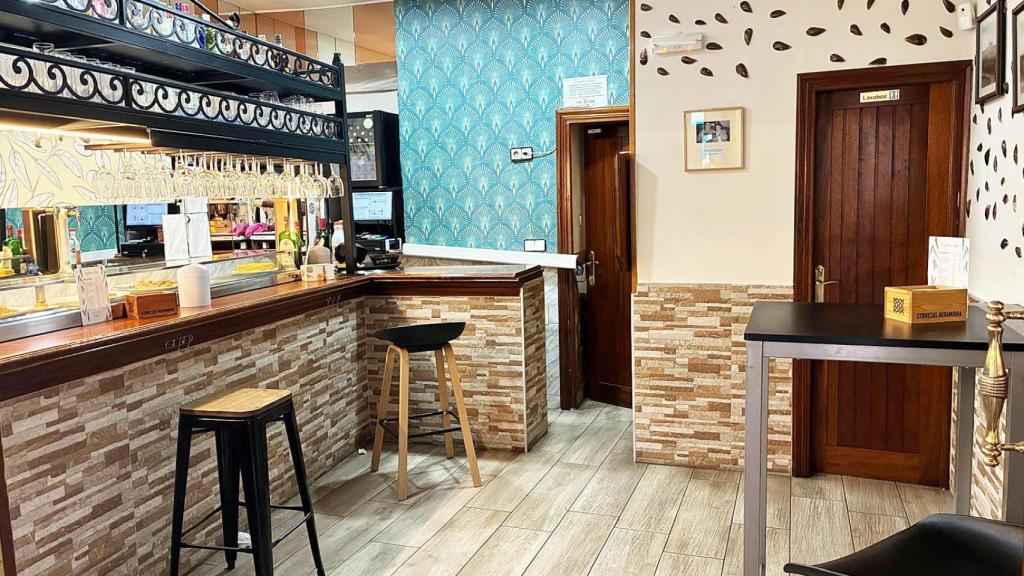 Imagen del interior del Bar Mejillonera Roque de Medina de Rioseco.
