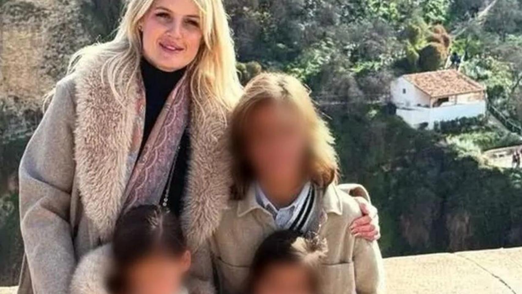 Una imagen de Victoria y sus hijos