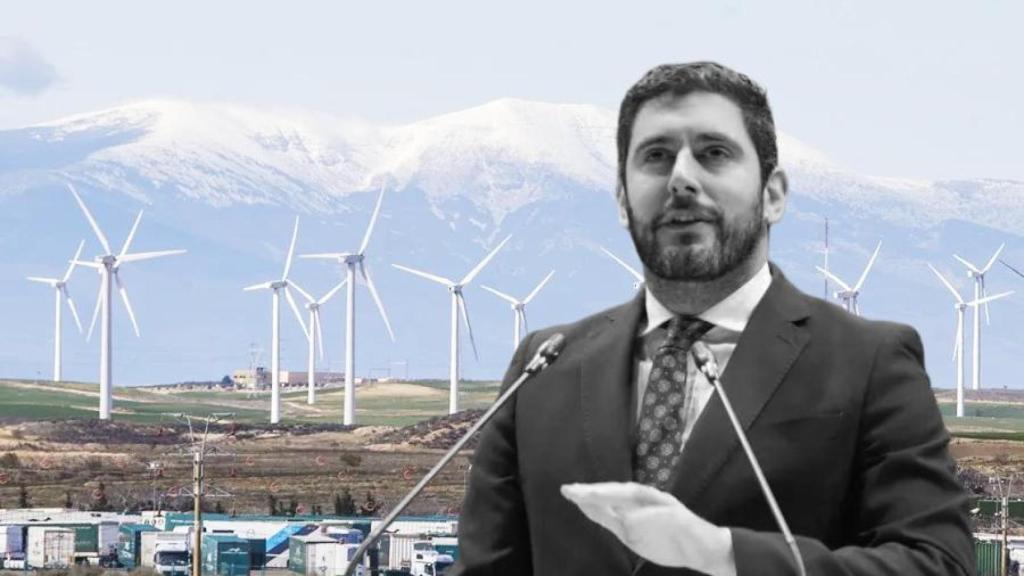 Alejandro Nolasco, líder de Vox en Aragón, con una imagen de aerogeneradores frente al Moncayo