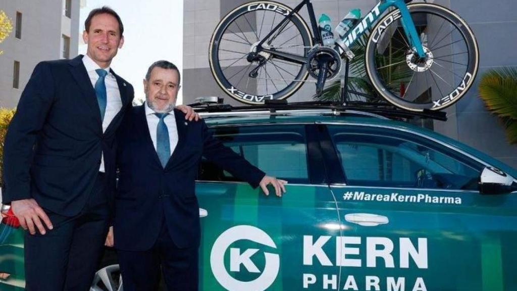 Juanjo Oroz, junto al fallecido Manolo Azcona.