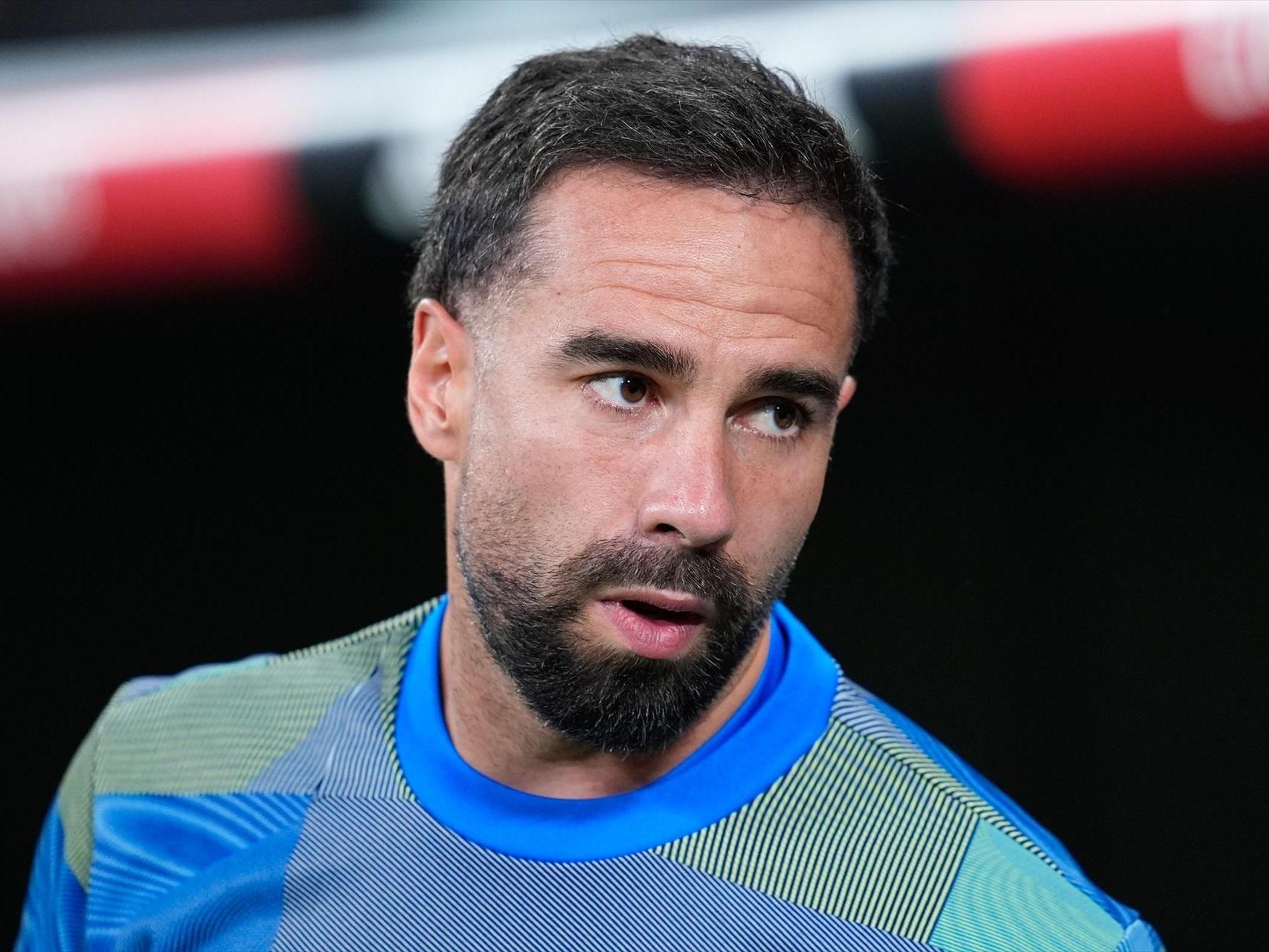 Dani Carvajal, en el banquiillo del Real Madrid
