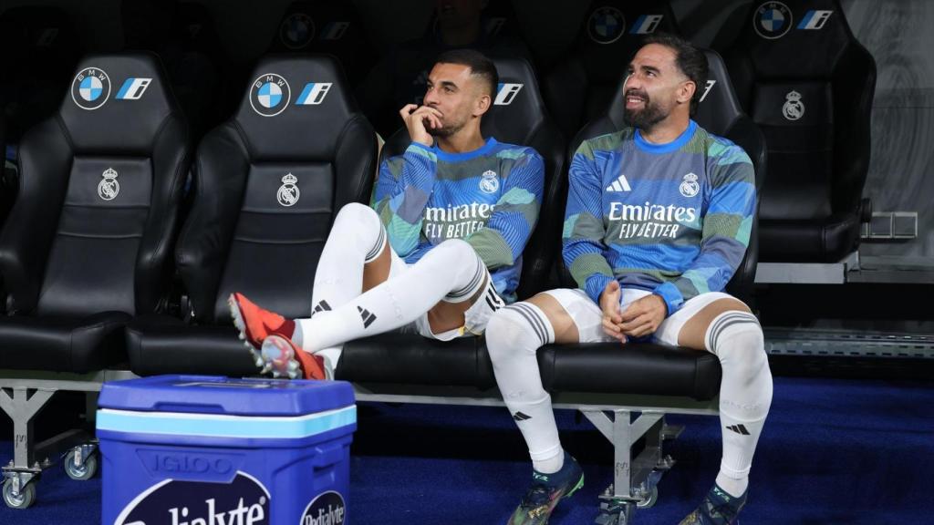 Dani Carvajal, on the Real Madrid bench alongside Ceballos
