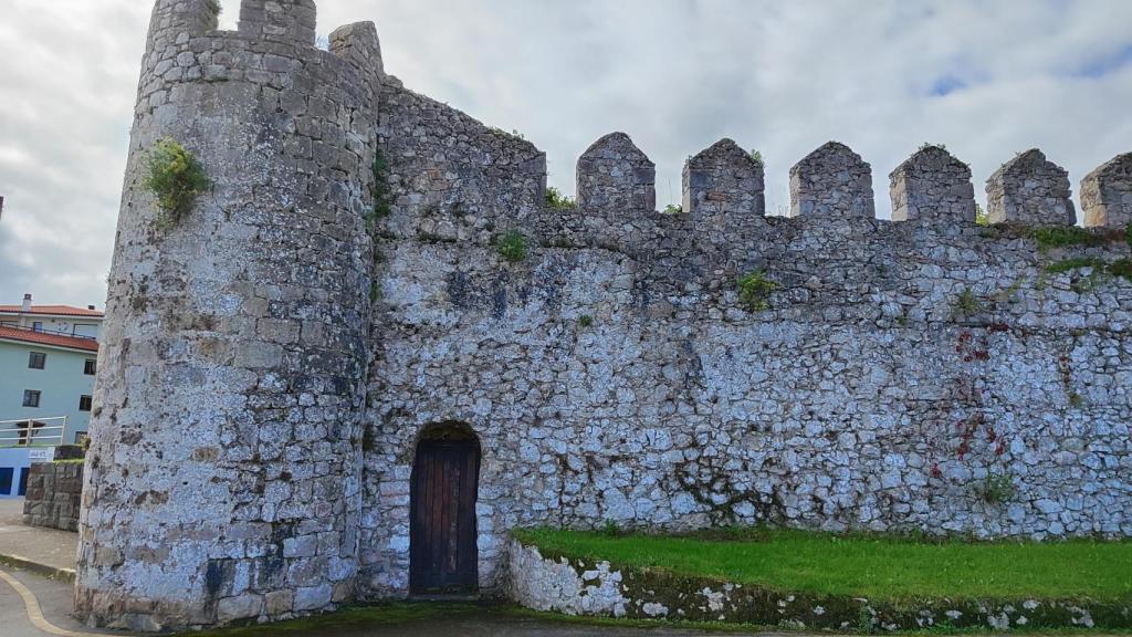 Muralla de Llanes