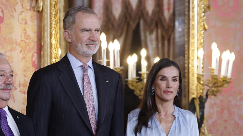 Los Reyes, junto al escritor Gonzalo Celorio y su esposa.