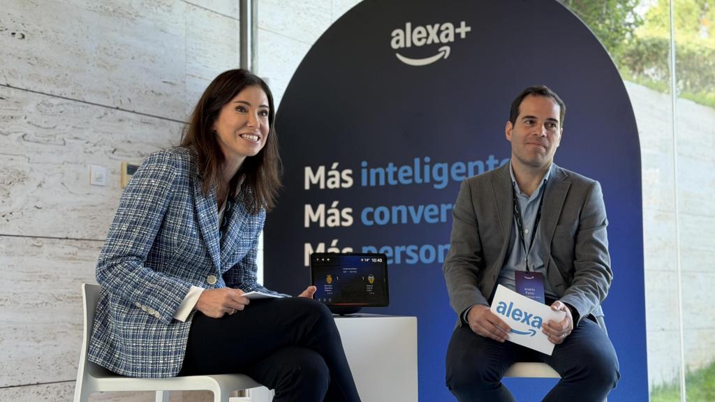 Ruth Díaz y Andrés Pazos, directora general de Amazon España y country manager de Amazon Alexa en España.