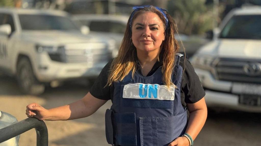 Sonia Silva, jefa de la oficina de UNICEF en Gaza, sobre el terreno.