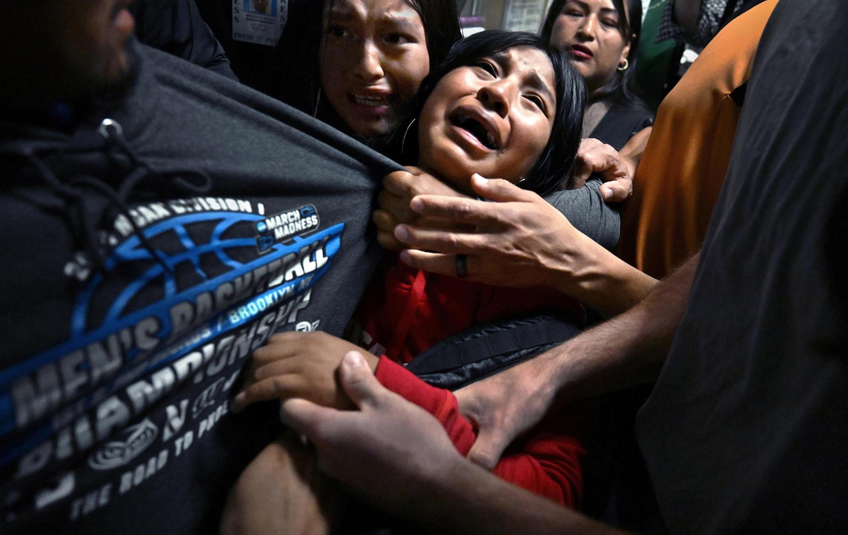 El desgarro de una familia separada por el ICE, premio World Press Photo a la mejor foto del año 2025