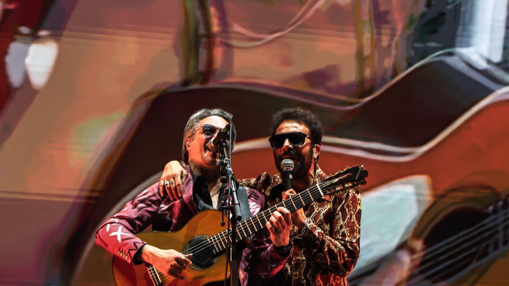 Diego el Ratón y el Canijo de Jerez en el concierto de Los Delinqüentes en Valencia, el 17 de abril. Foto: Luis Jaime Blanch