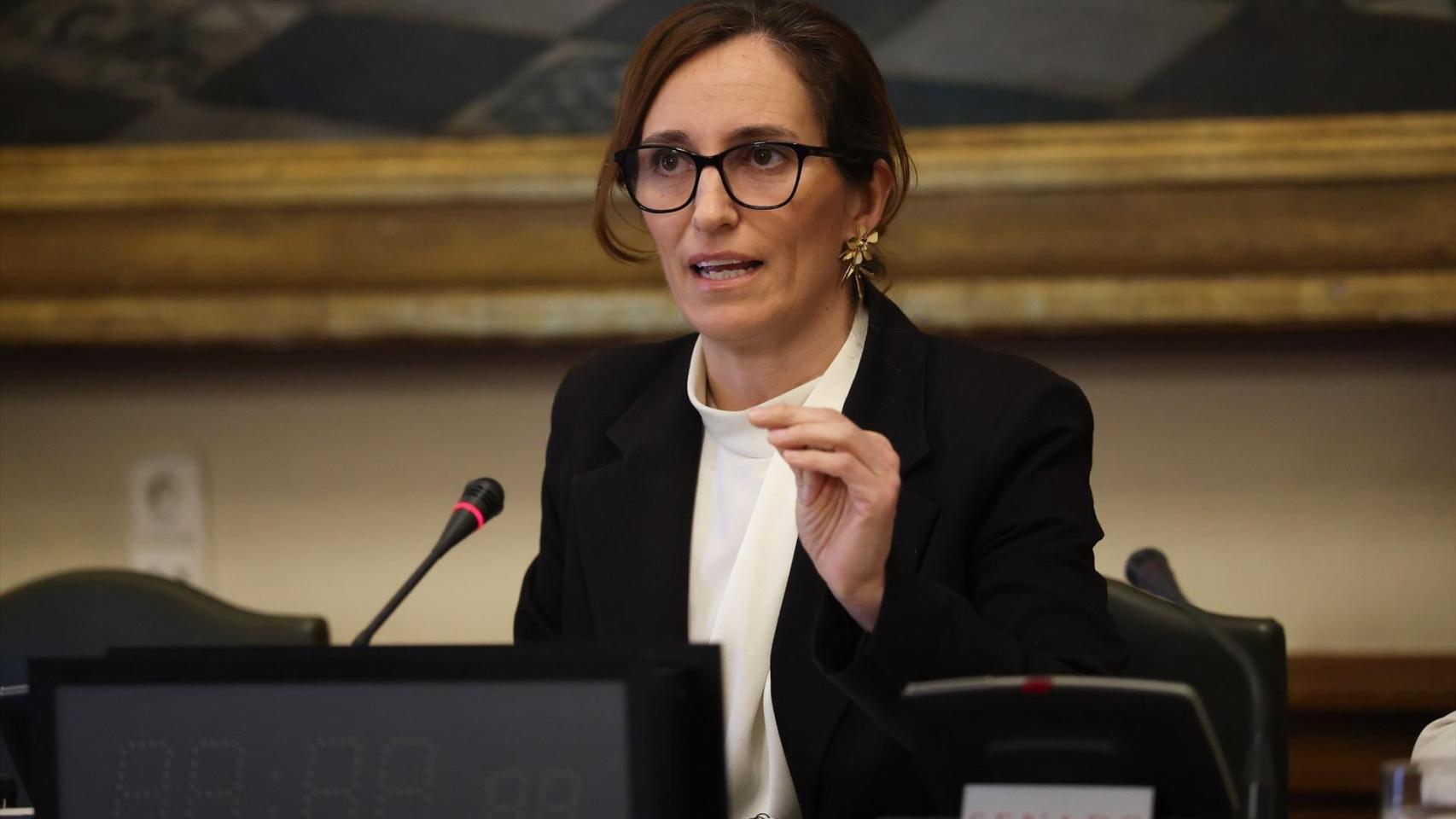 Mónica García, durante su intervención en la Comisión de Sanidad del Senado este jueves.