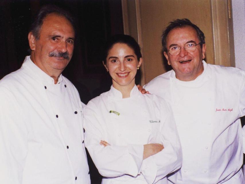 Elena y Juan Mari, posando sonrientes, hace años.