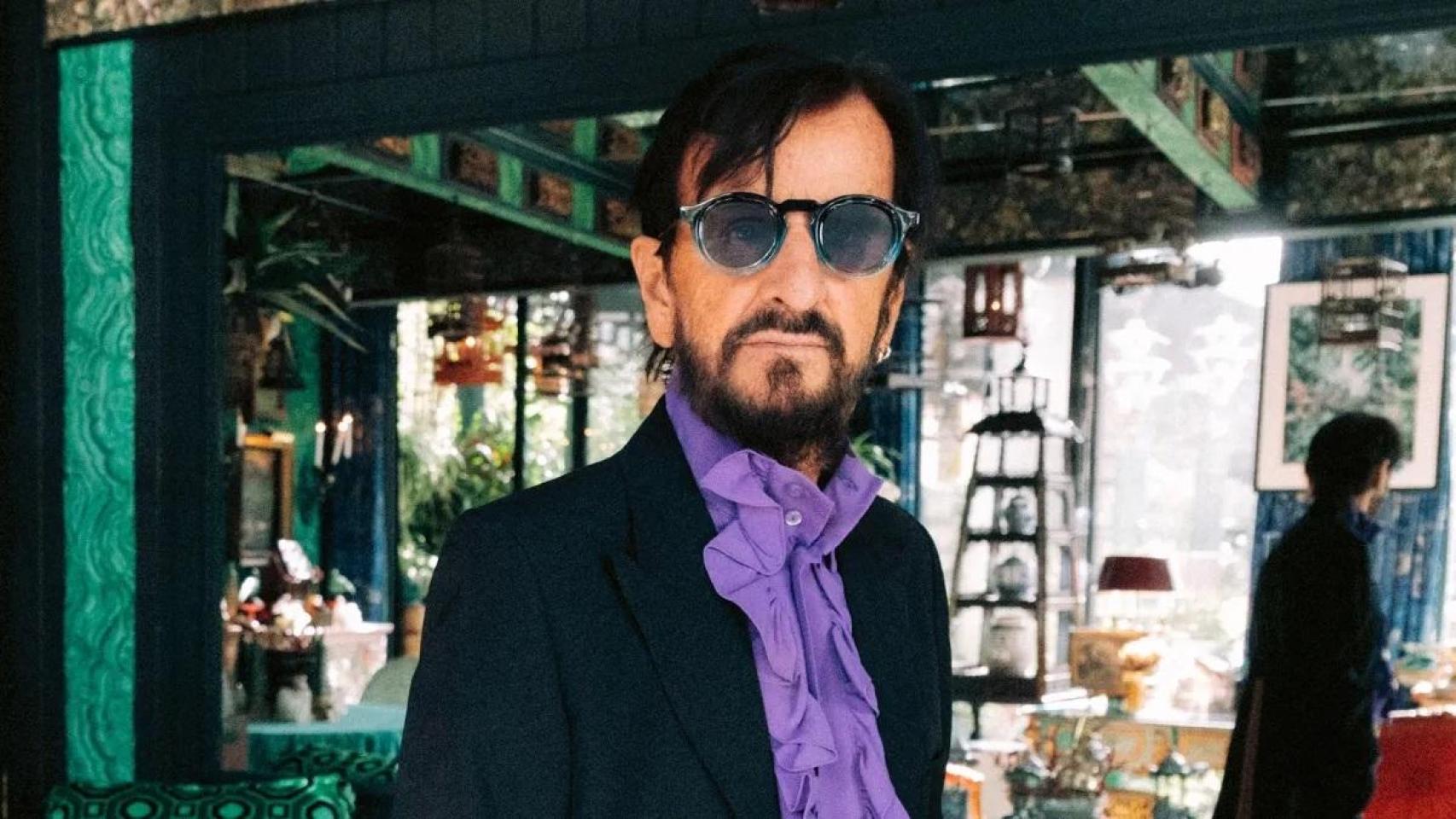 Ringo Starr en la portada del disco 'Long Long Road'.