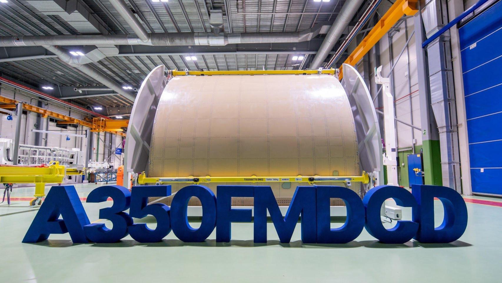 La puerta de carga del A350F.