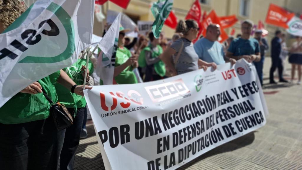 Protesta en la Diputación de Cuenca.